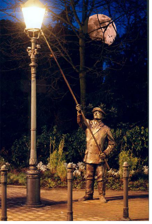Sculpture Lantern Man